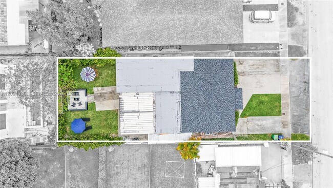 Building Photo - 2788 SW 33rd Ct
