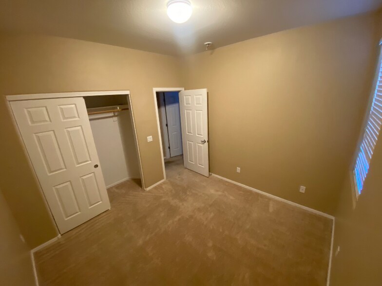 Building Photo - 3710 W Lydia Ln