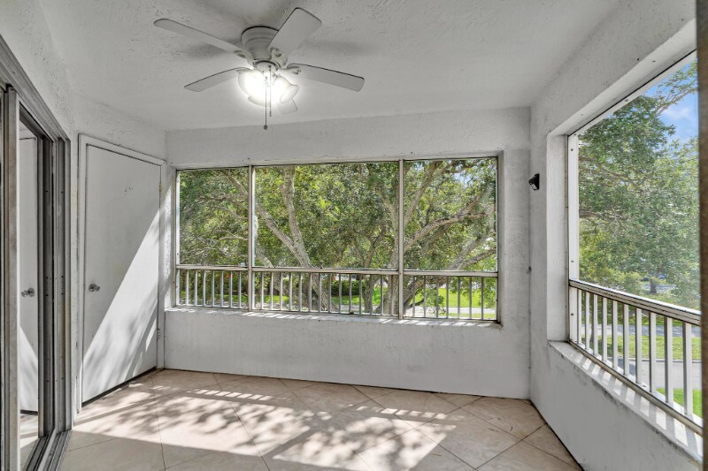 Building Photo - 2810 N Oakland Forest Dr