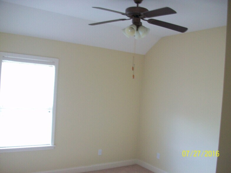 Building Photo - 2206 Anderson Rd