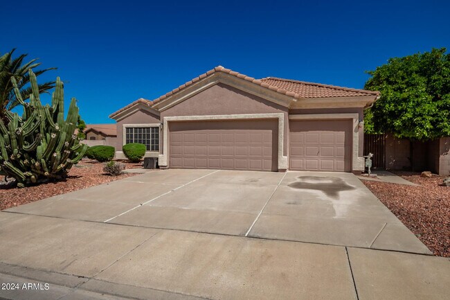 Building Photo - 3238 E Javelina Ave