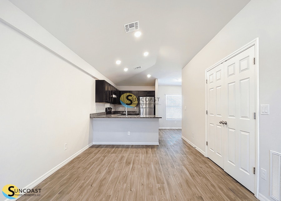Building Photo - 358 Bamboo Dr