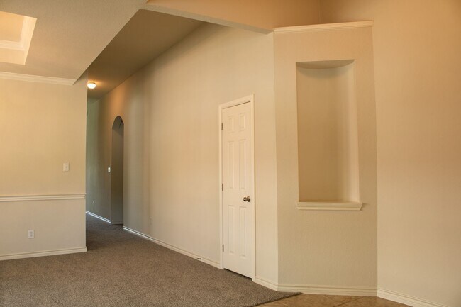 Building Photo - SUNDOWN RANCH-DENTON