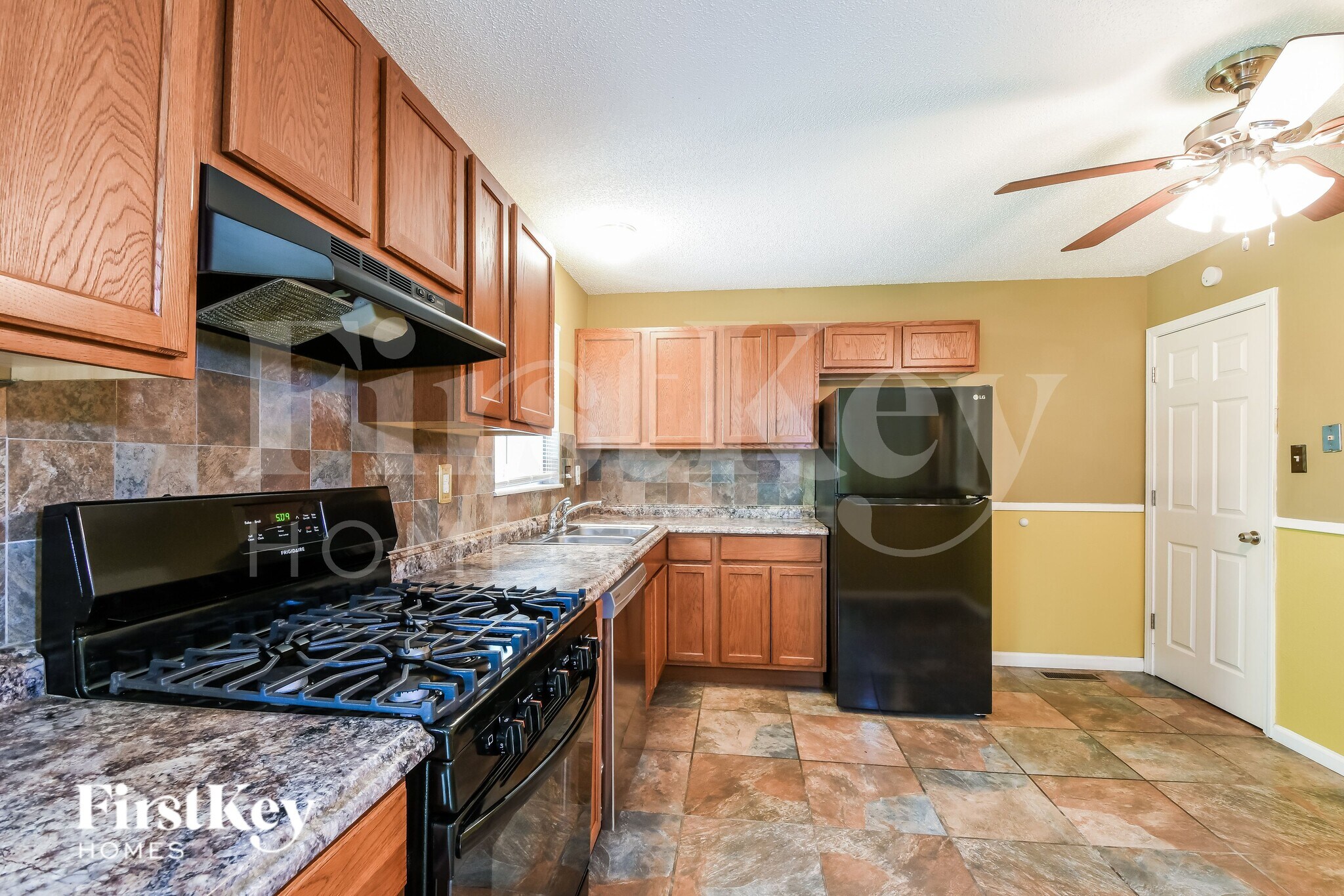 Building Photo - 6780 Lesli Mari Ct