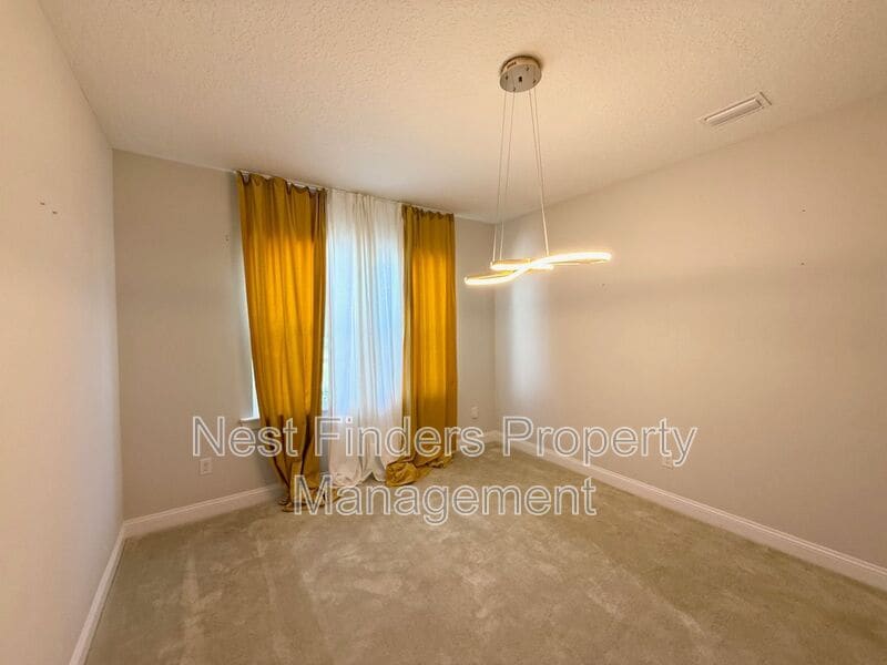 Building Photo - 676 Natureland Cir