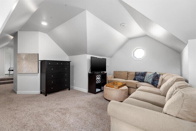 Building Photo - 7034 Robin Meadow St