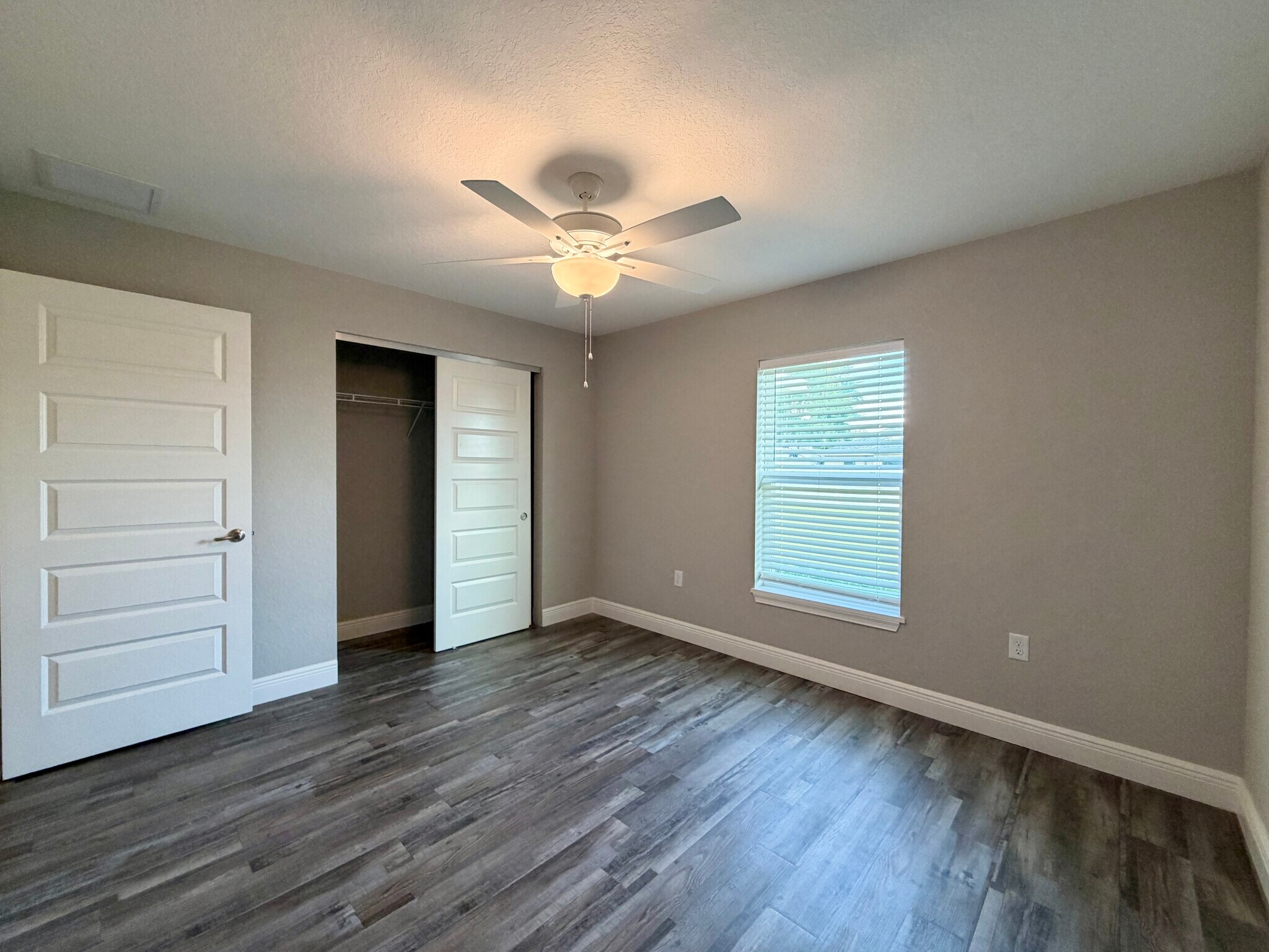 Building Photo - 9 Larch Dr