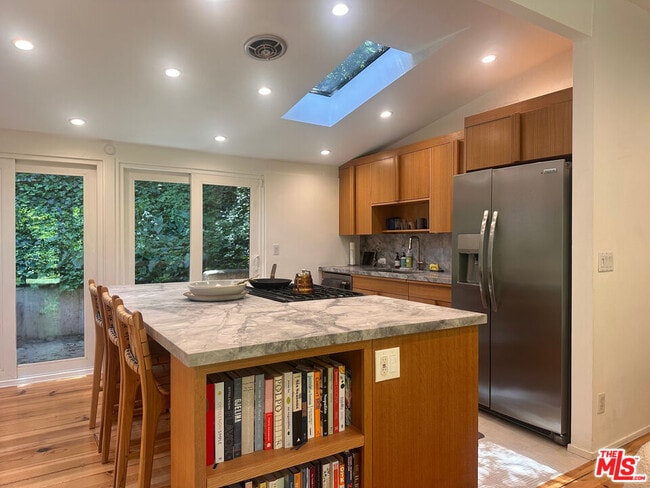 Building Photo - 8350 Lookout Mountain Ave