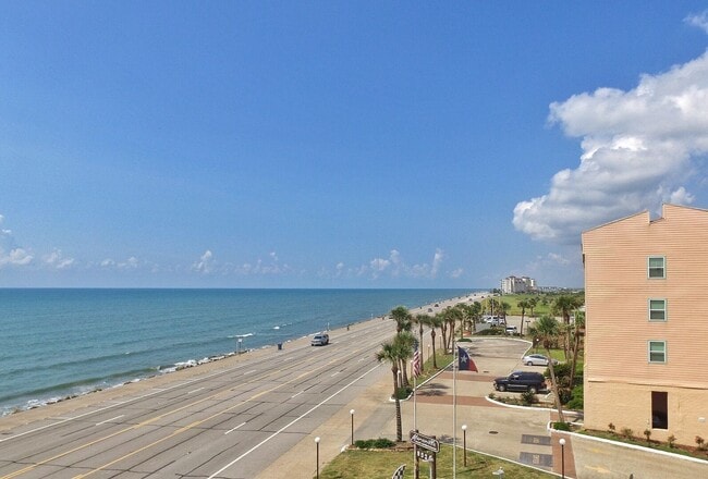 Building Photo - 9520 Seawall Blvd