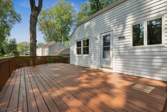 Building Photo - 19 Braidburn Way