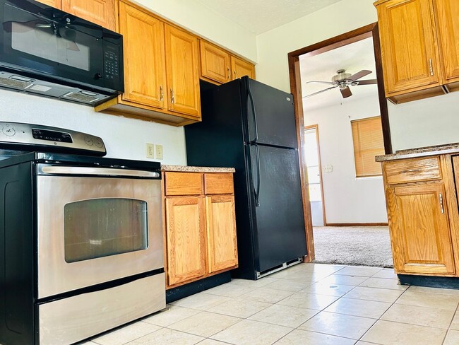 Building Photo - Spacious Home on Large Corner Lot