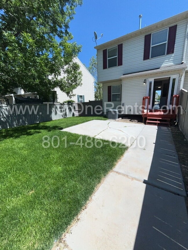 Building Photo - NO DEPOSIT option available for qualified ...