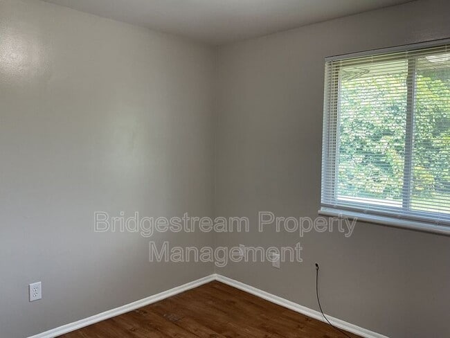 Building Photo - 4953 Leeper St