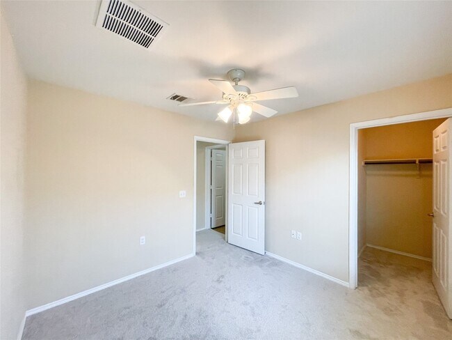 Building Photo - 8913 Southwick Dr