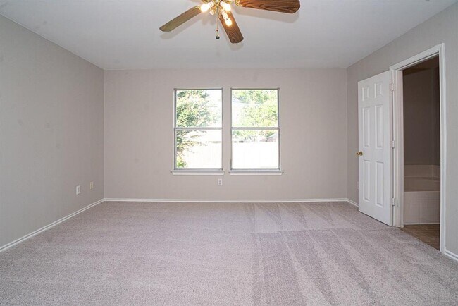 Building Photo - 2704 Frontier Ln