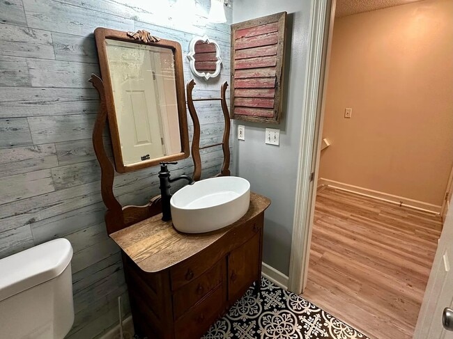 Building Photo - 2014 Burbridge Ln