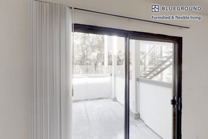 Building Photo - 231 Woodcreek Common