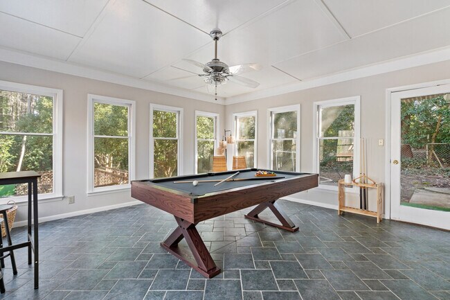 Building Photo - 750 SE Maynard Rd