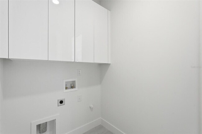 Building Photo - 8472 Agate St