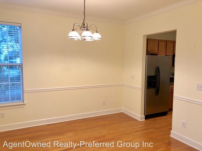 Building Photo - 3 br, 2.5 bath House - 2932 Sugarberry Ln