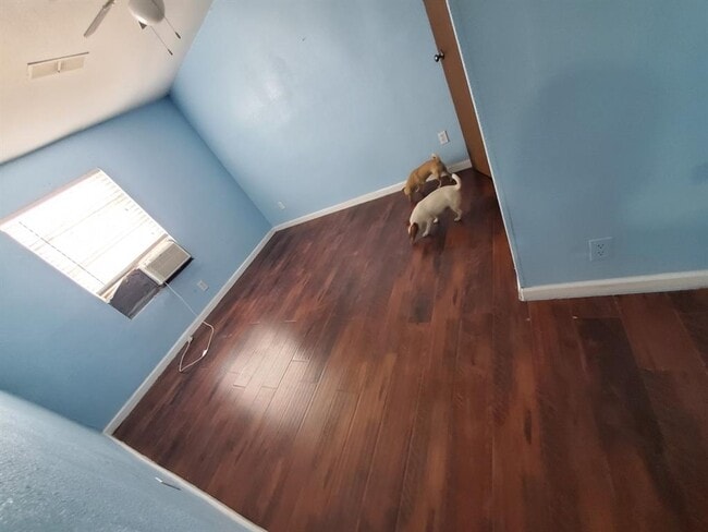 Building Photo - 15107 Pearce Ln