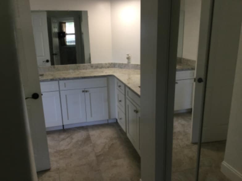 Building Photo - 3097 Crescent Dr