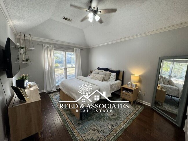 Building Photo - 4 bedrooms plus pool in Collierville!