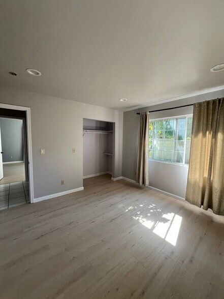 Building Photo - 8461 San Juan Ave