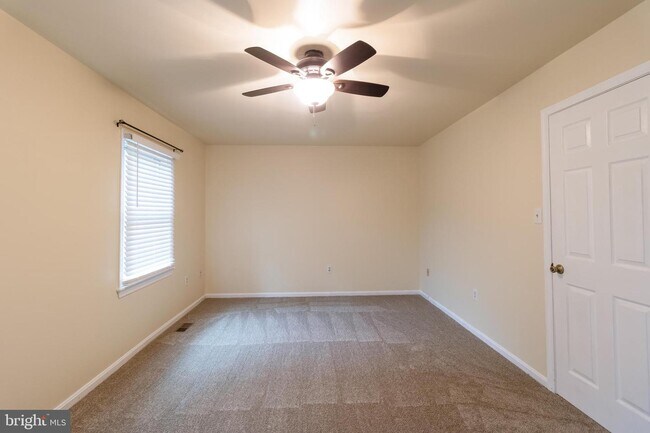Building Photo - 3935 Wintergreen Pl