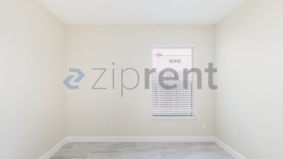 Building Photo - Unit