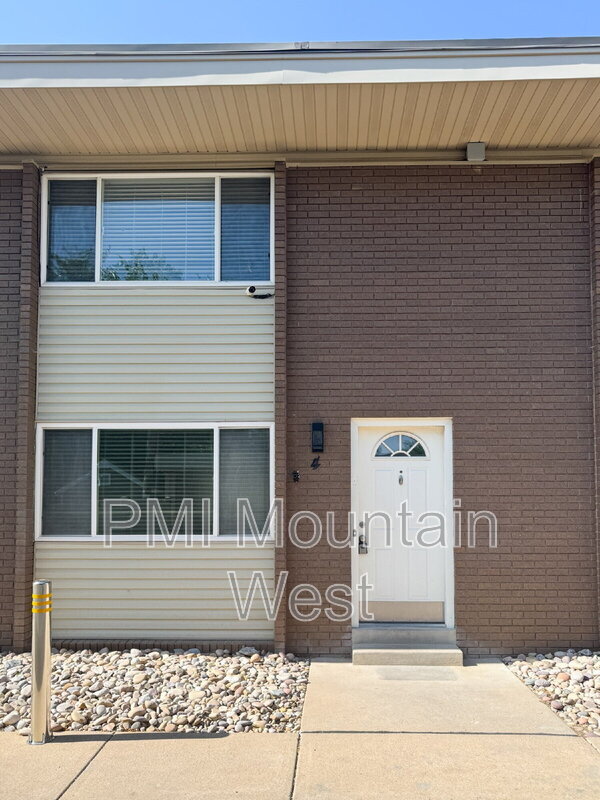 Building Photo - 945 S Main St