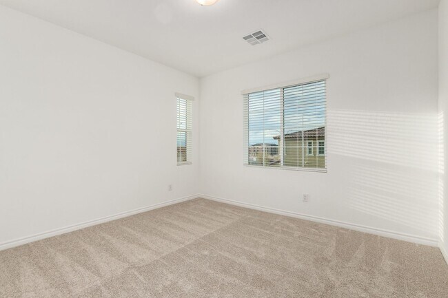 Building Photo - 2023 built townhome