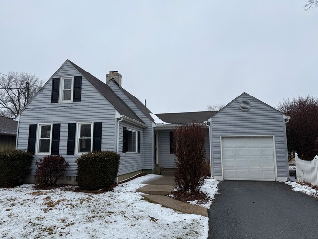 Primary Photo - Newmanstown 3 bedroom cape cod