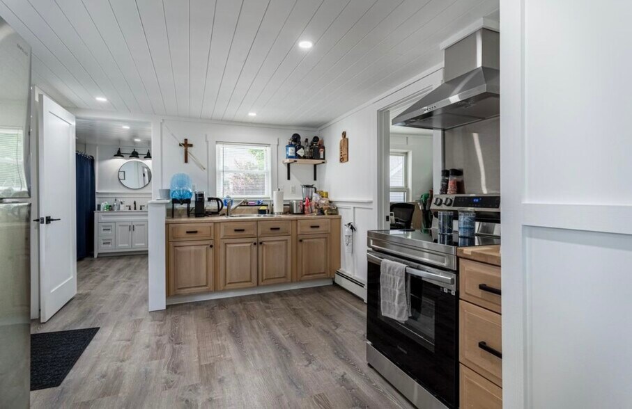 Primary Photo - 40 Mount Auburn St