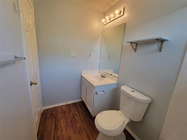 Building Photo - 152 Dressen