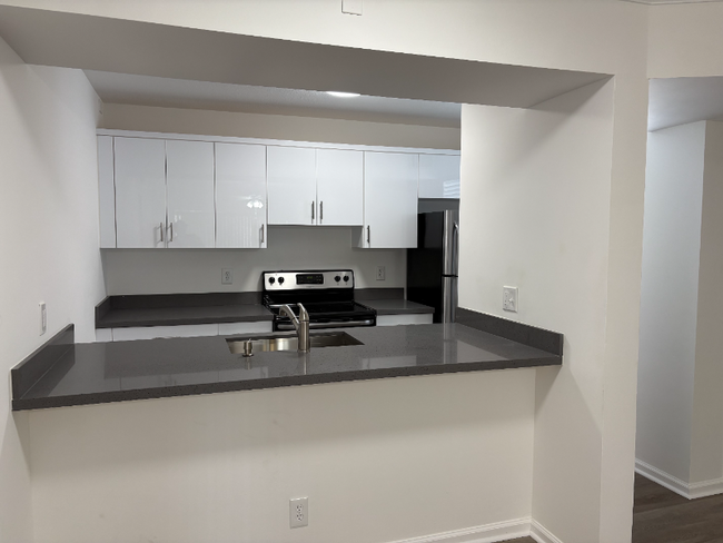 Building Photo - 2720 Forest Hills Blvd