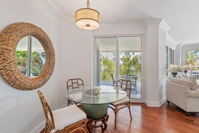 Building Photo - 1660 Jimmy Buffett Mem Hwy