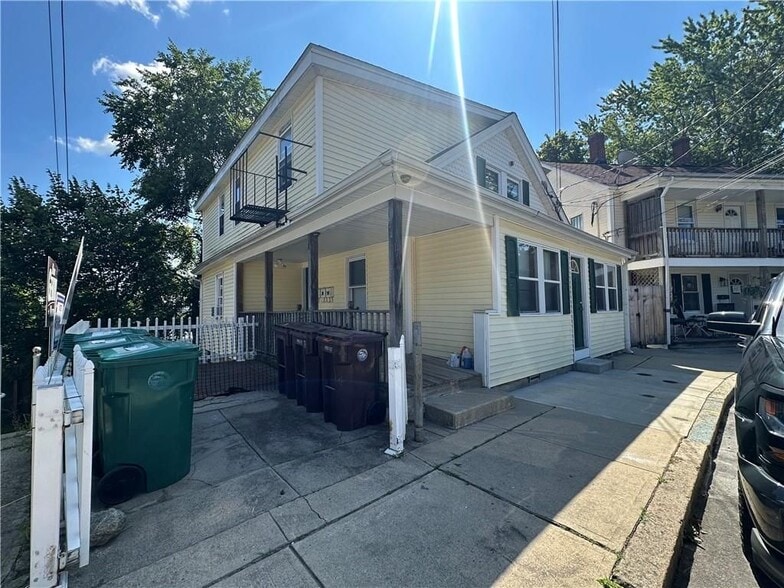 Building Photo - 177 Boyden St