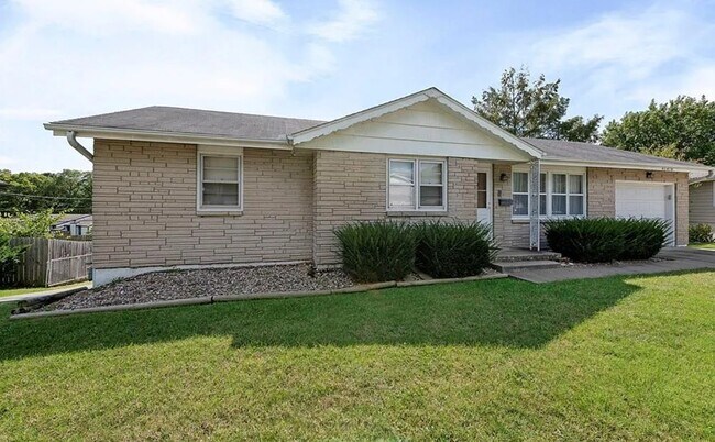 Building Photo - 813 NE 86th St