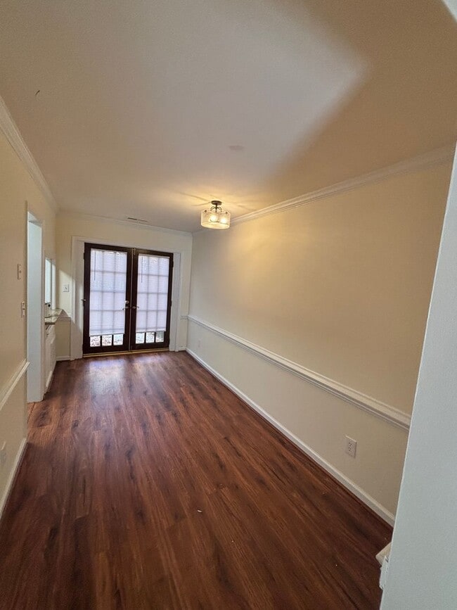 Building Photo - New Price Drop! Apply now.