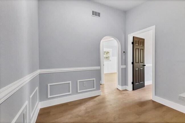 Building Photo - 4290 Yucatan Cir