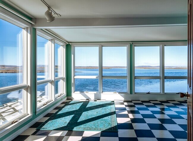 Building Photo - 33 Eagle Hill Rd