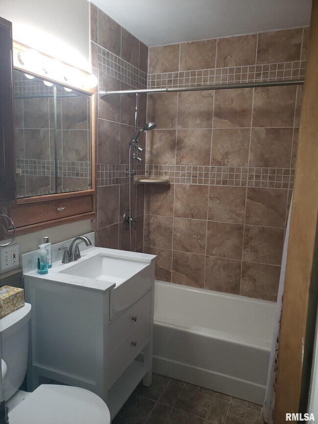 Building Photo - 2330 45th St