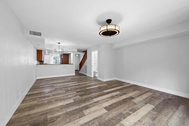 Building Photo - 4221 SW 71st Ter