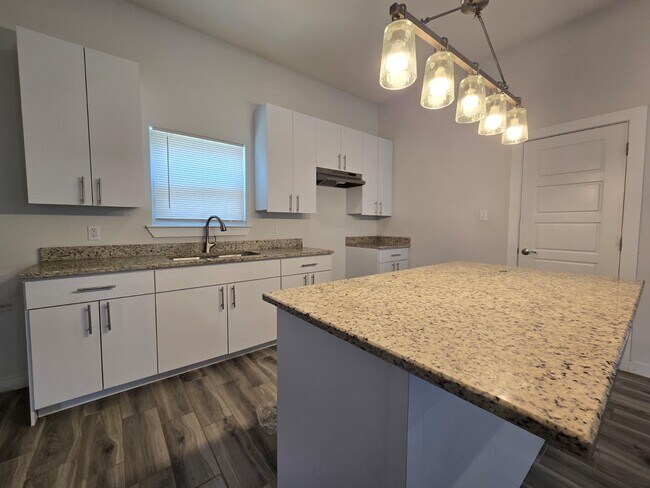 Building Photo - 1604 Coba Dr