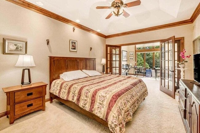 Building Photo - W162N5492 Westwind Dr