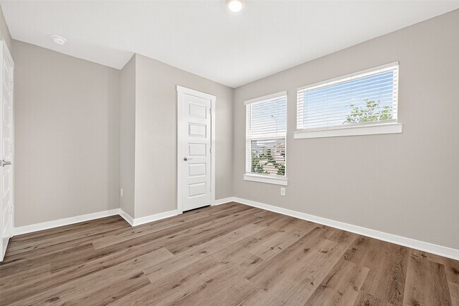 Building Photo - 3919 Sparkman Ln