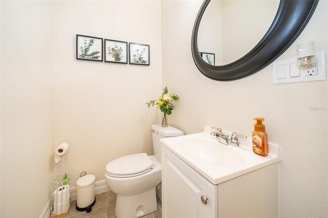Building Photo - 3026 Jardin St
