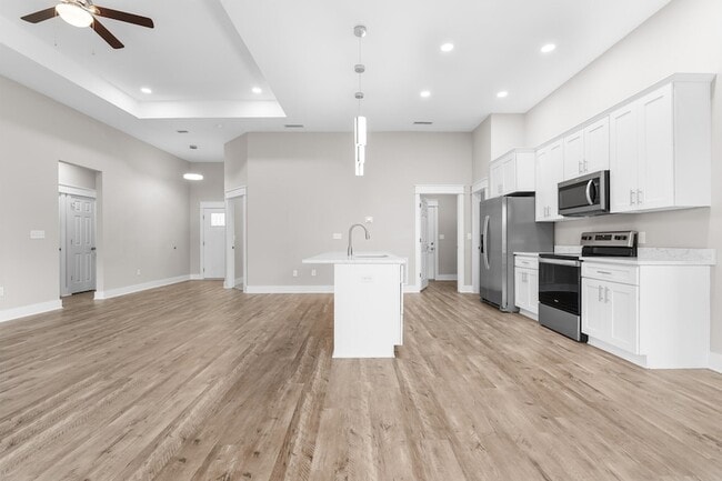 Building Photo - 5 Romana Ln