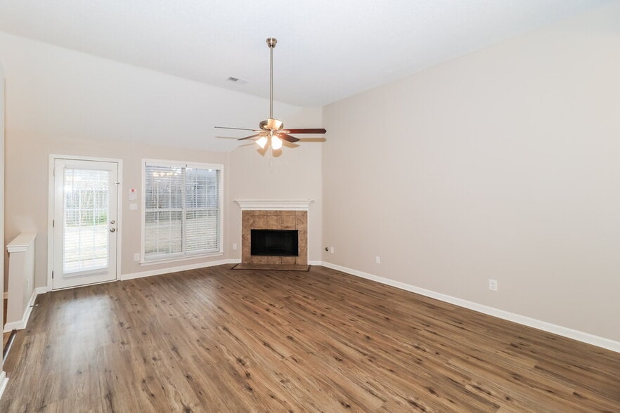 Building Photo - 1531 Carlton Ridge Dr